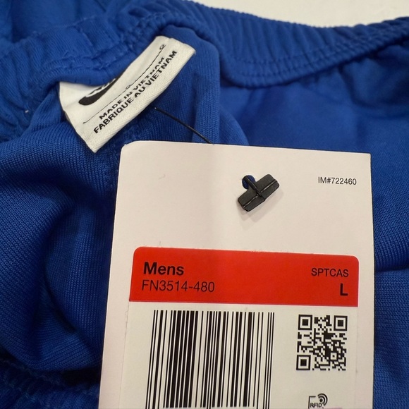 Nike Men’s Royal Blue Sports Shorts Size L NWT - Picture 9 of 9
